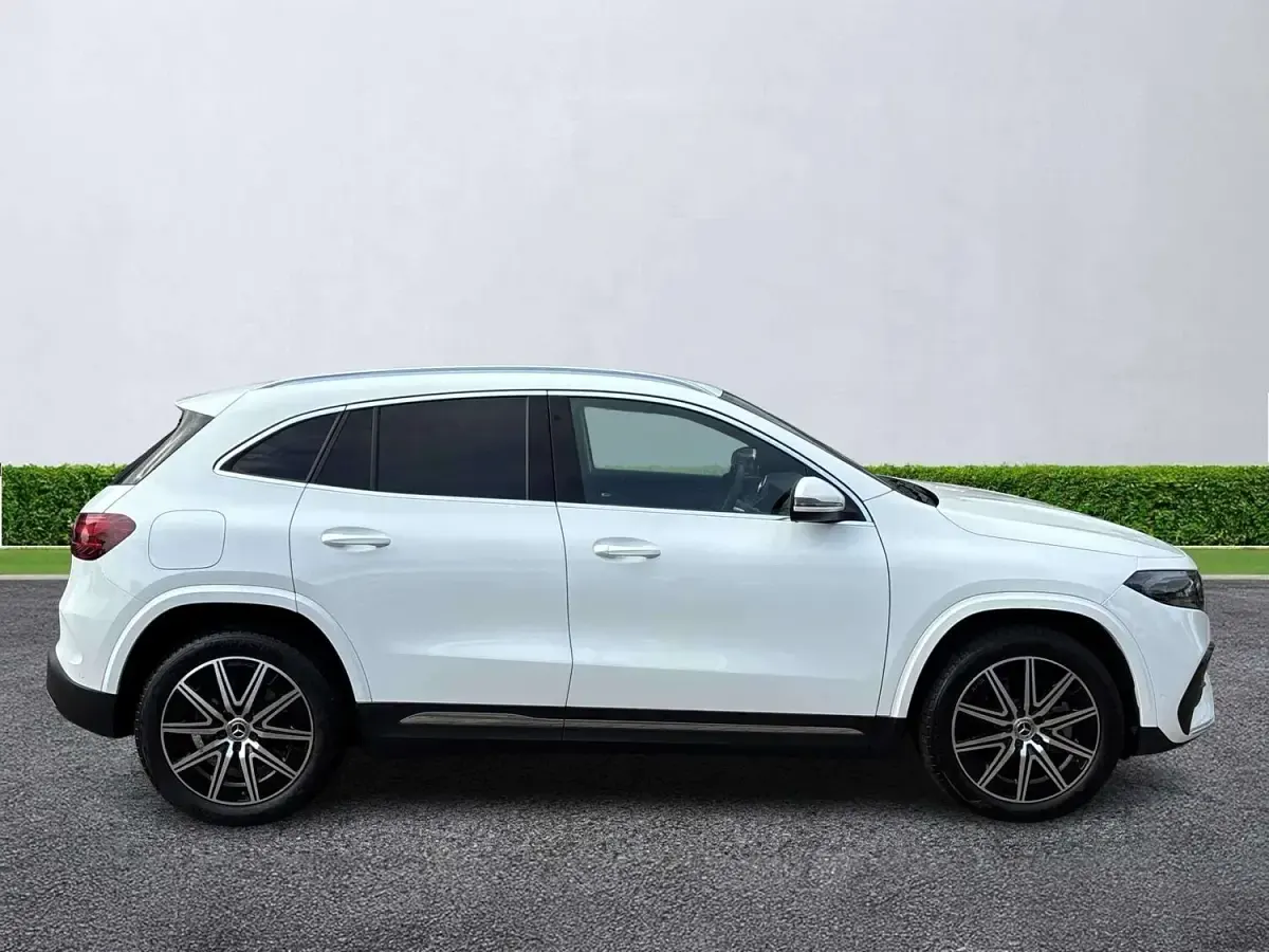 Used Mercedes EQA250+ Executive 139 kW (190 HP) 2024 White SUV