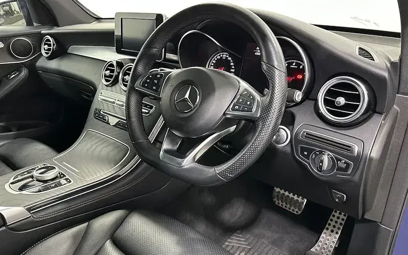 Used Mercedes GLC250 AMG 211 HP (155 kW) 2019 Blue SUV