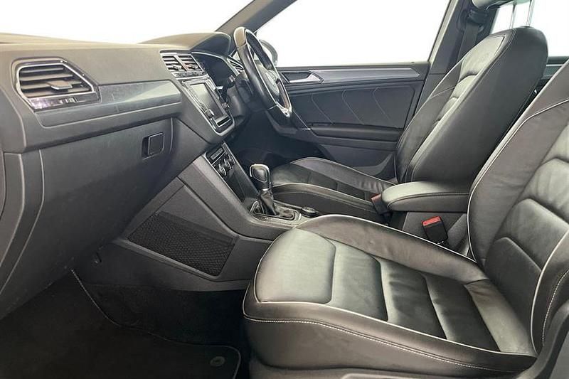 Used VW Tiguan R-line 190 HP (139 kW) 2017 White SUV