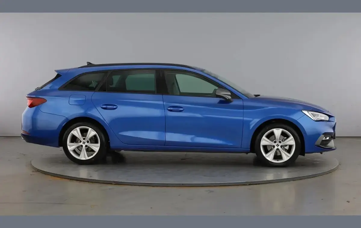 Used Seat Leon FR 110 HP (80 kW) 2025 Blue Estate