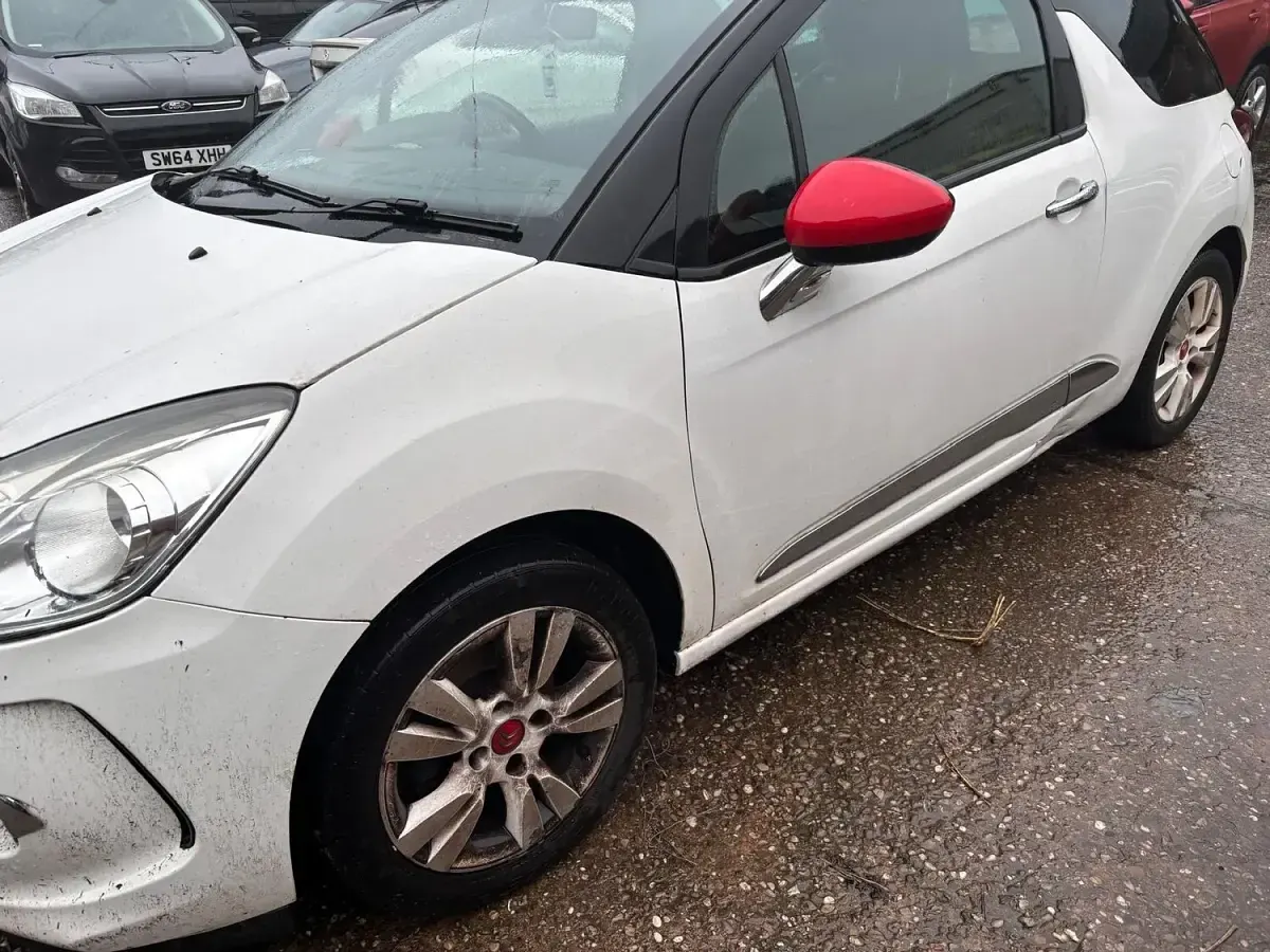 Used Citroën DS3 2013 White Hatchback