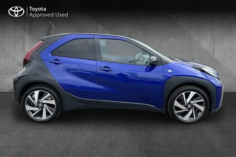Used Toyota Aygo X 71 HP (52 kW) 2023 Juniper blue with black SUV