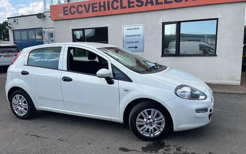 Used Fiat Punto Pop 69 HP (50 kW) 2017 Hatchback