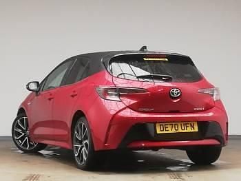 Used Toyota Corolla 122 HP (89 kW) 2020 Red Hatchback