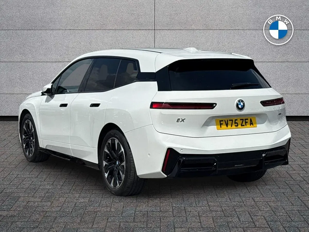 Used BMW iX M Sport 300 kW (408 HP) 2025 White SUV