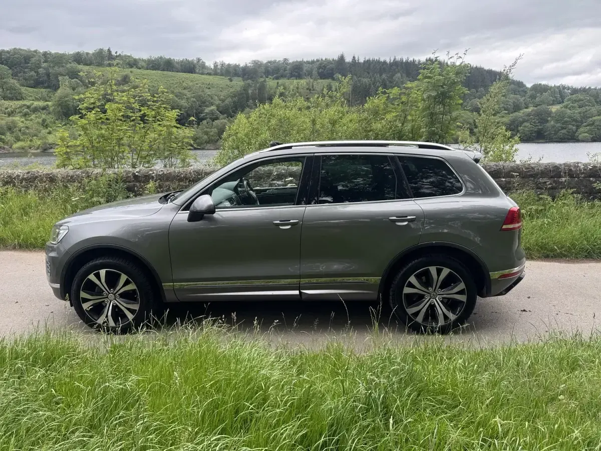 Used VW Touareg R-line 262 HP (192 kW) 2016 Grey SUV