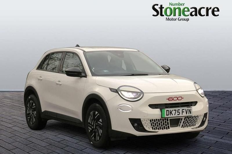 New Fiat 600E Red 114 kW (156 HP) 2025 SUV