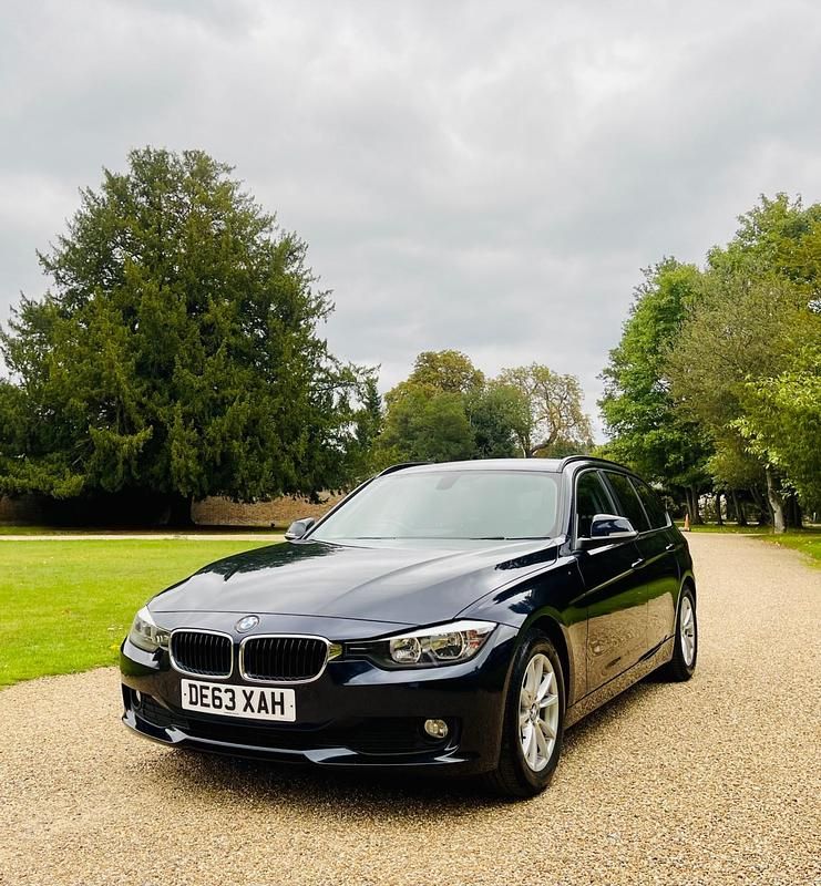 Blue Used 2013 BMW 320 Efficient Dynamics Estate | £5,199 - Image 1/4