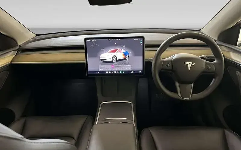 Used Tesla Model Y Standard Range 219 kW (299 HP) 2024 SUV