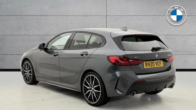 Usado BMW 120 M Sport 187 CV (137 kW) 2020 Gris Utilitario