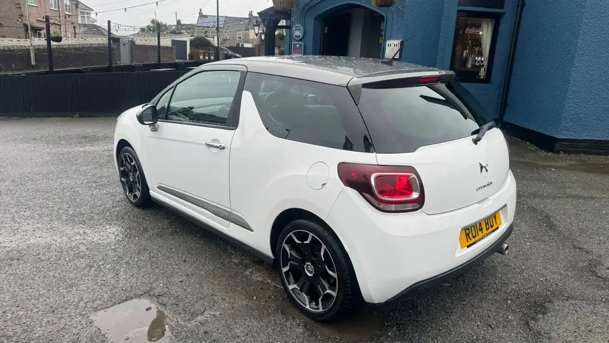 Used Citroën DS3 110 HP (80 kW) 2014 White Hatchback