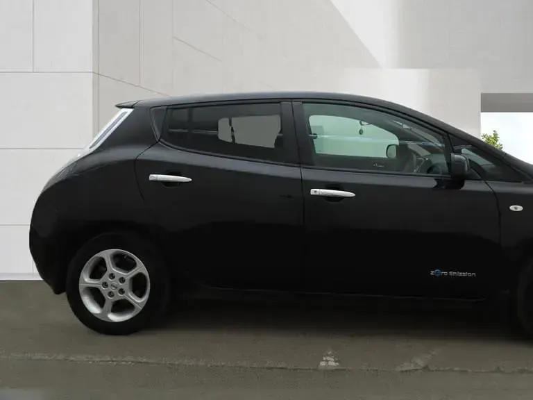 Used Nissan Leaf Acenta 80 kW (109 HP) 2015 Black Hatchback