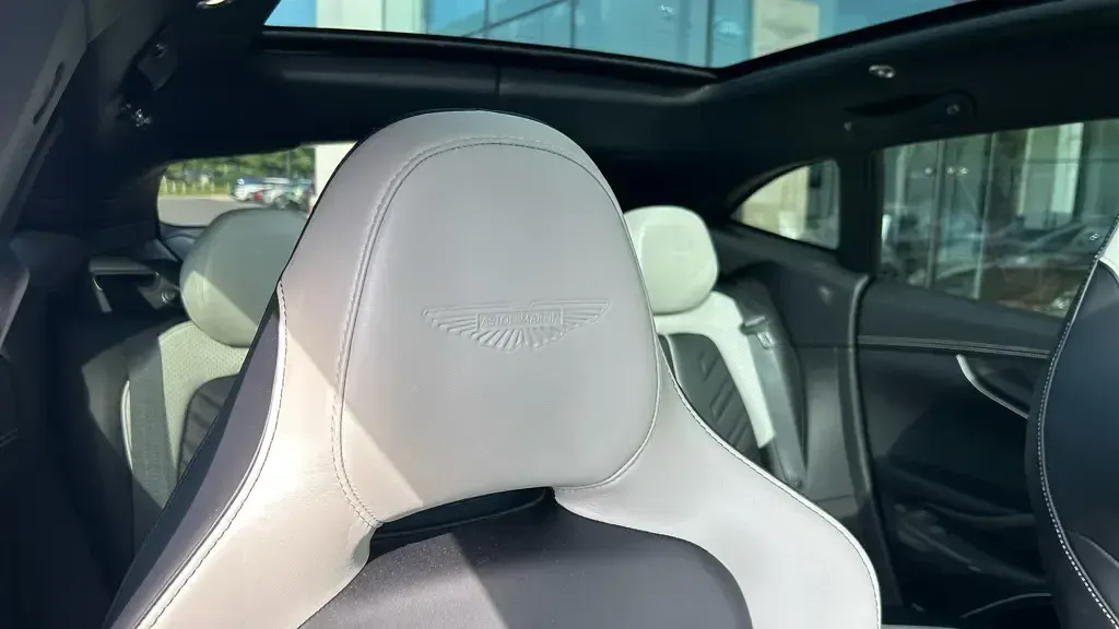 New Aston Martin DBX 727 HP (534 kW) 2026 Blue SUV