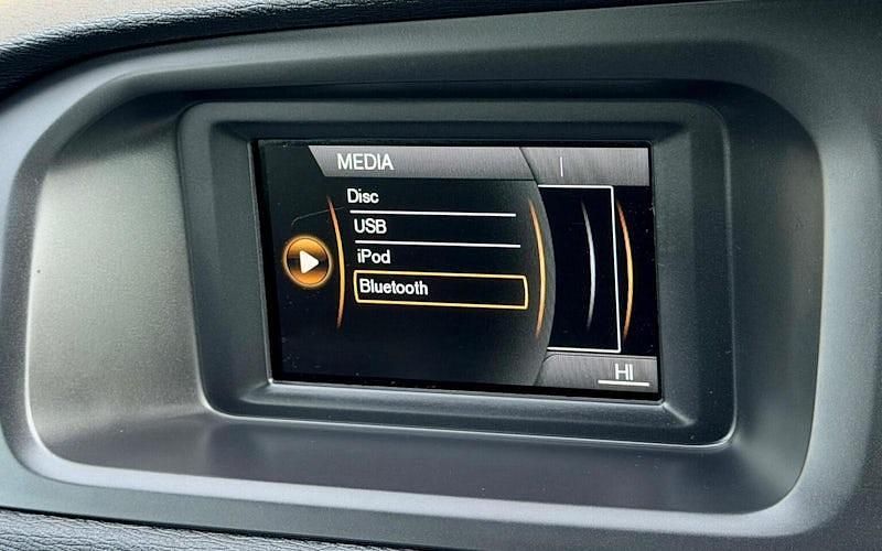 Used Volvo V40 R-Design 190 HP (139 kW) 2017 Hatchback