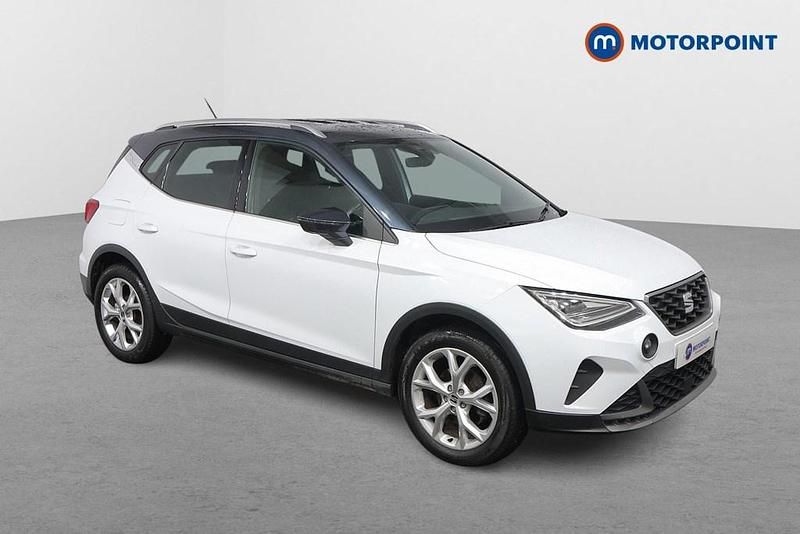 White Used 2024 Seat Arona FR SUV | £15,499 (Fair price) - Image 1/4