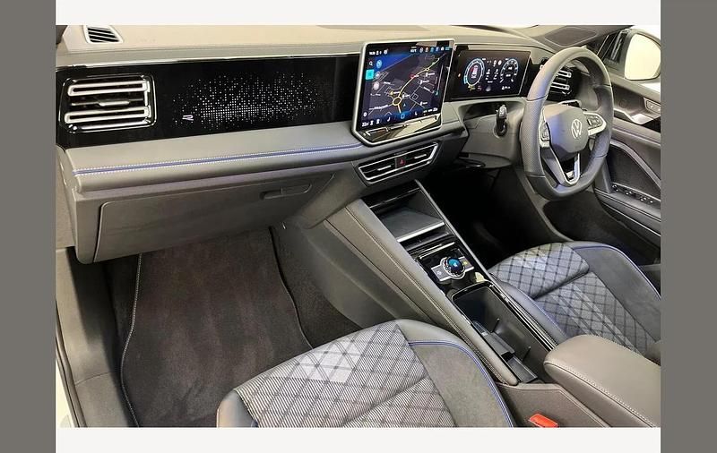 Used VW Tiguan R-line 150 HP (110 kW) 2025 White SUV