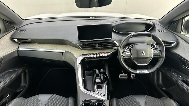 Used Peugeot 5008 GT 130 HP (95 kW) 2023 White SUV