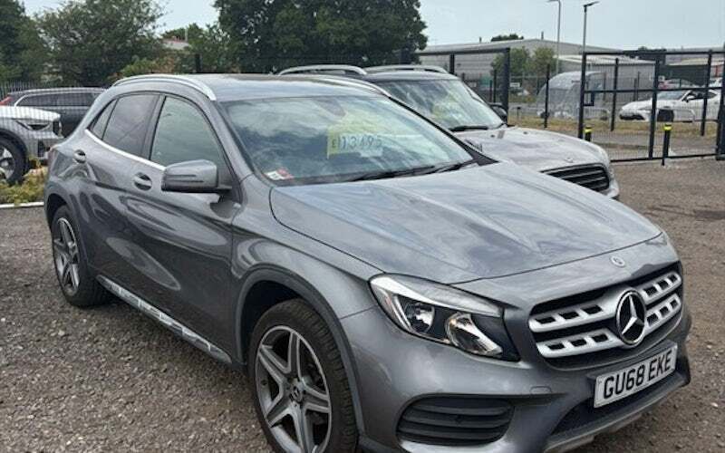 Used 2019 Mercedes GLA200 AMG line SUV | £13,475 (Fair price) - Image 1/4
