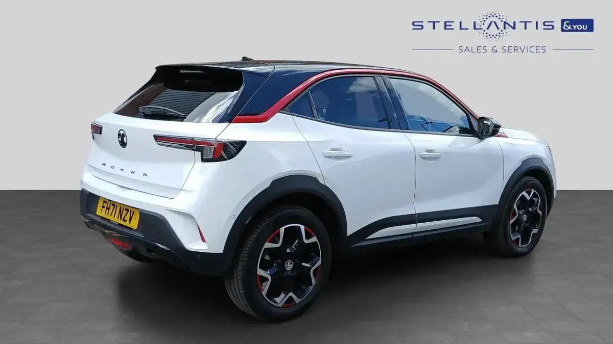 Used Vauxhall Mokka SRi 99 HP (72 kW) 2022 White SUV