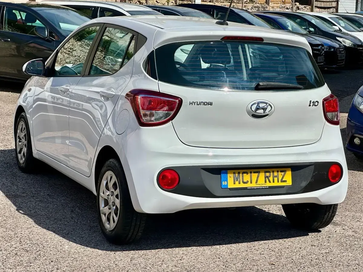 Used Hyundai i10 SE 2017 White Hatchback