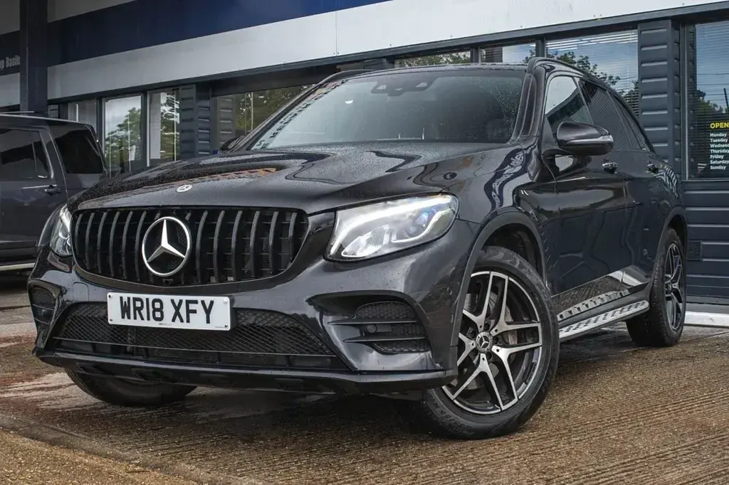 Usado Mercedes GLC250 AMG line 204 HP (150 kW) 2018 Preto SUV