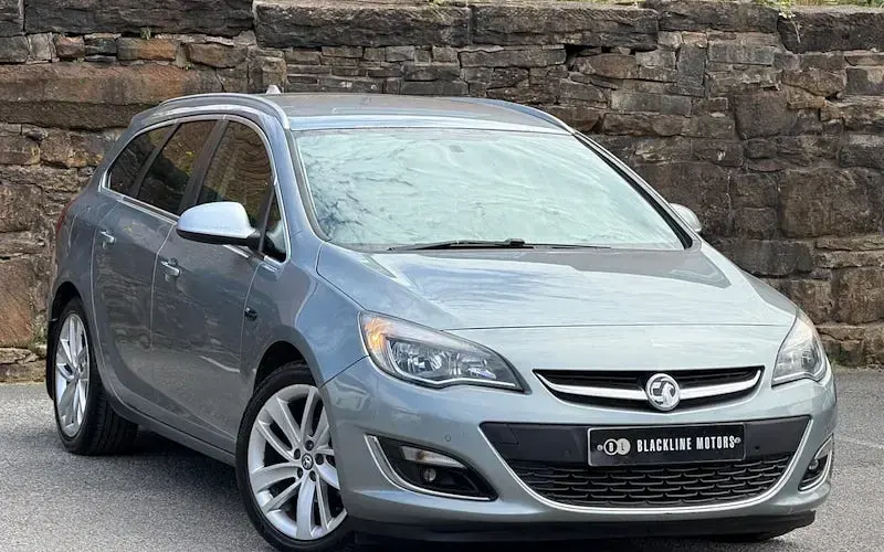 Used Vauxhall Astra SRi 116 HP (85 kW) 2012 Estate