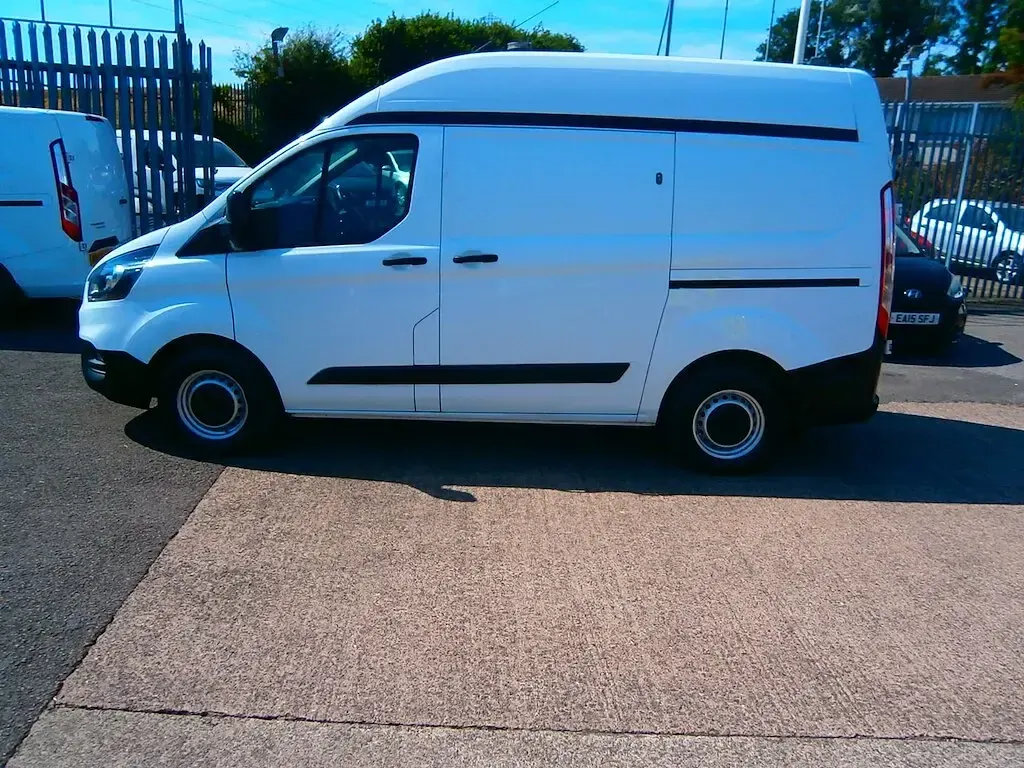 Used Ford Transit Custom 105 HP (77 kW) 2020 White Van