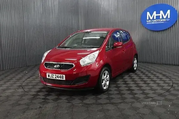 Used Kia Venga 90 HP (66 kW) 2014 Red Hatchback