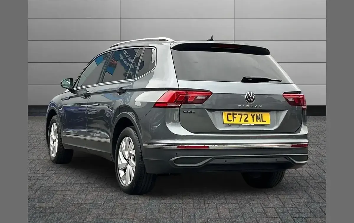 Used VW Tiguan Allspace Life 150 HP (110 kW) 2023 Grey SUV