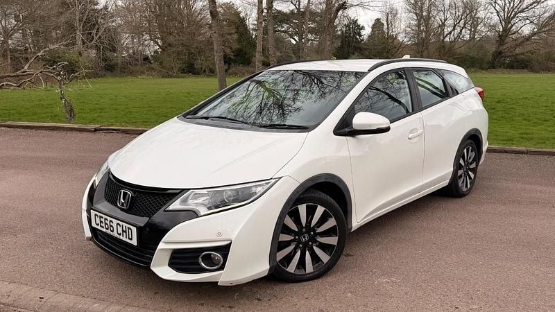 Used Honda Civic SE Plus 2016 White Estate
