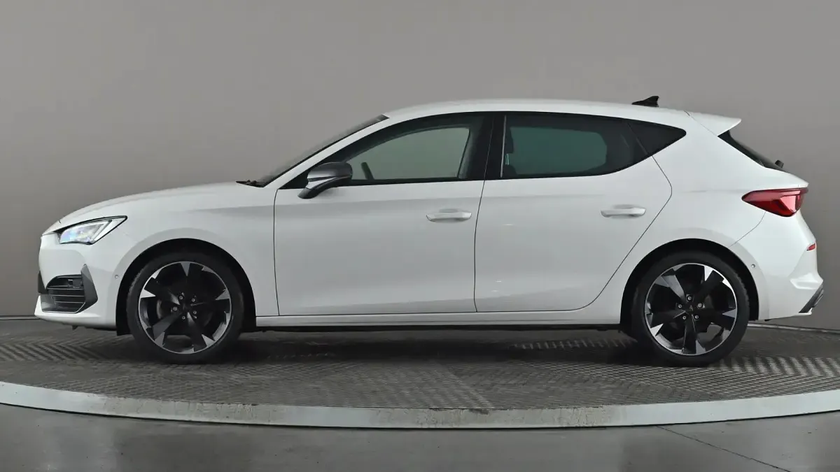 Usado Cupra Leon 150 CV (110 kW) 2024 Blanco Utilitario