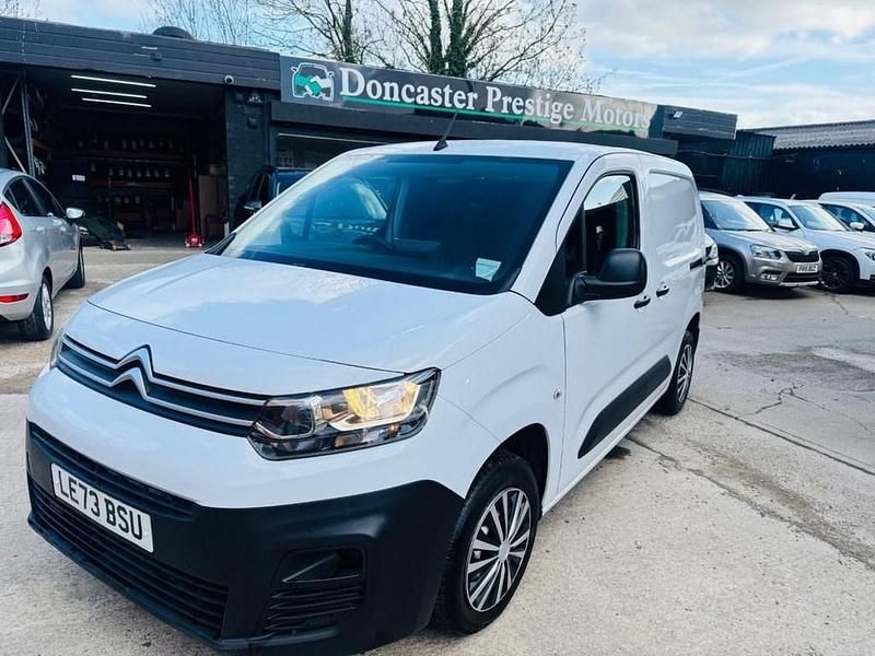 Used Citroën Berlingo 100 HP (73 kW) 2023 White MPV