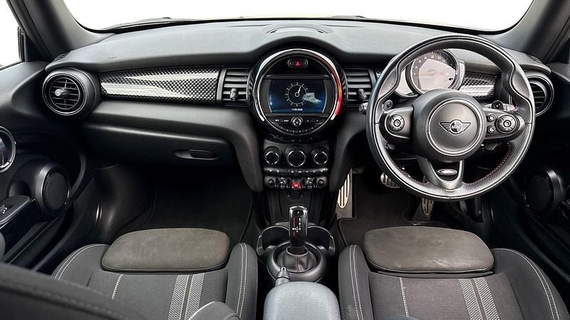 Used Mini Cooper S Hatch 189 HP (139 kW) 2019 White Hatchback