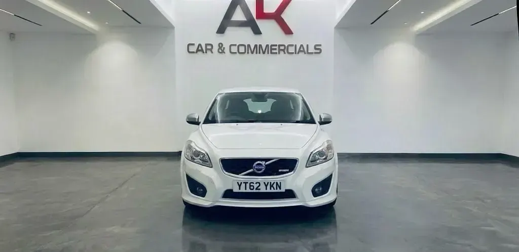 Used Volvo C30 R-Design 145 HP (106 kW) 2012 White Hatchback