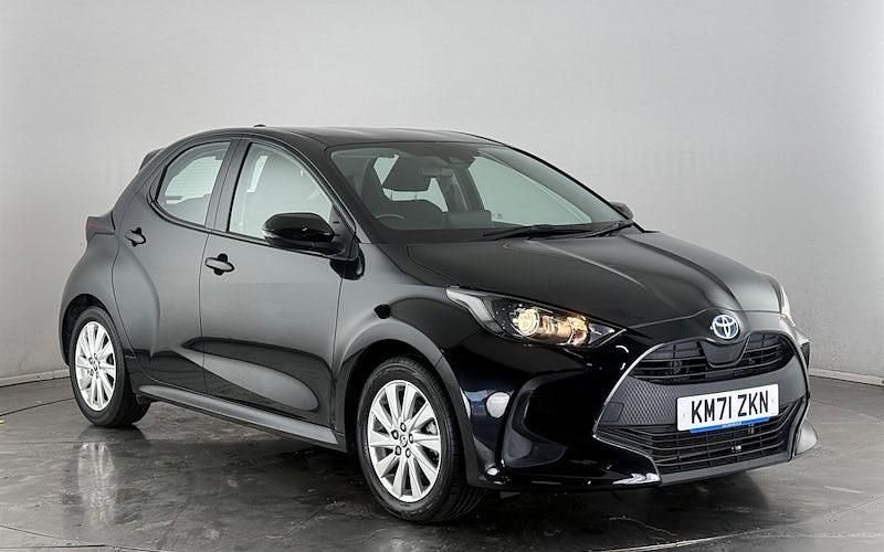 Used 2025 Toyota Yaris Hybrid Hatchback | £15,550 (Super price) - Image 1/3