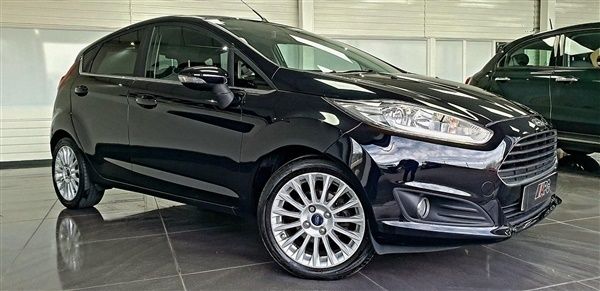 Black Used 2014 Ford Fiesta Titanium Hatchback | £6,995 (A bit pricey) - Image 1/1