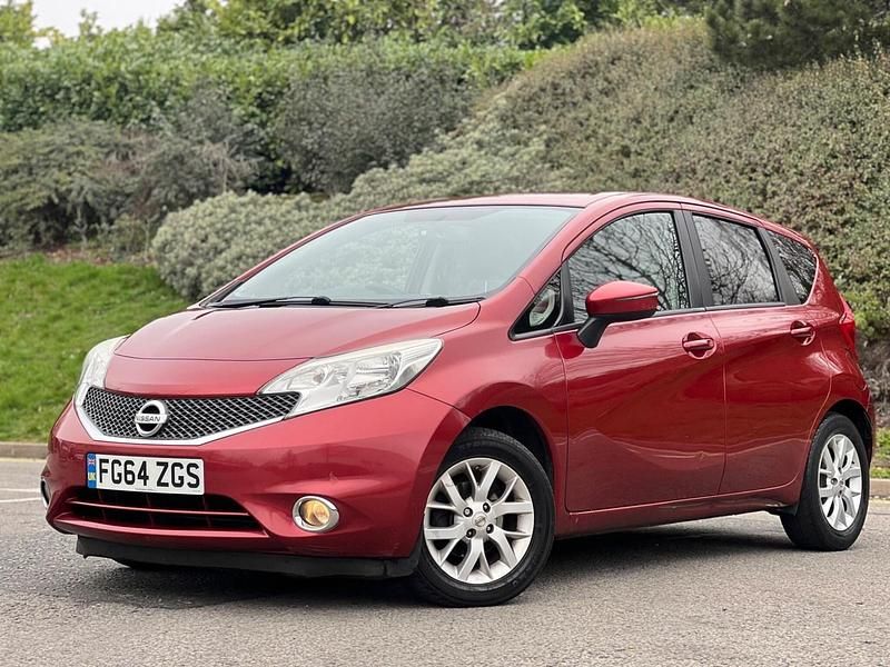 Begagnad Nissan Note Acenta 90 HK (66 kW) 2014 Röd Halvkombi