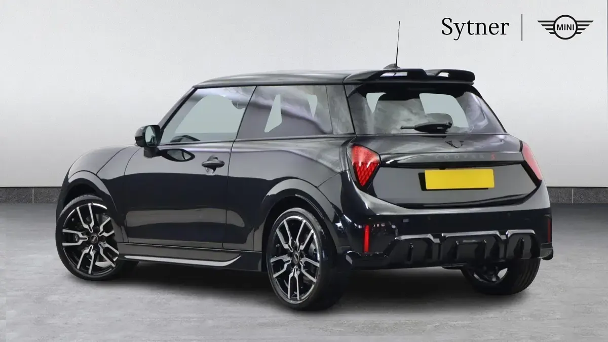 Used Mini Cooper S Hatch 201 HP (147 kW) 2025 Black Hatchback