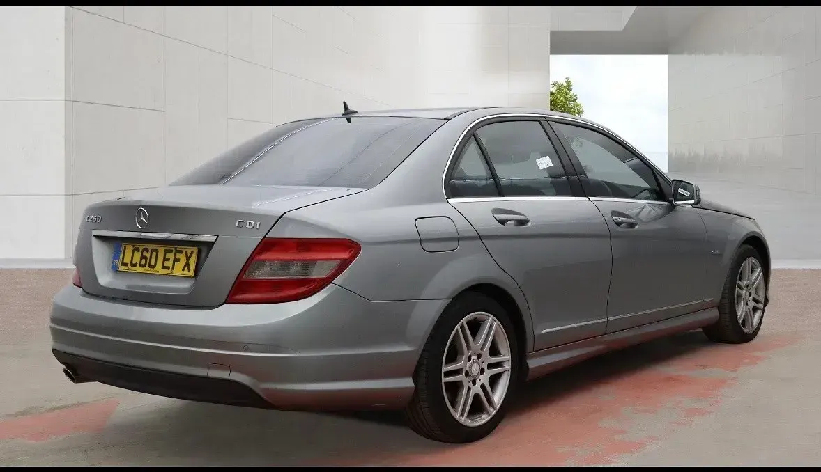Begagnad Mercedes C250 204 HK (150 kW) 2010 Silver Sedan