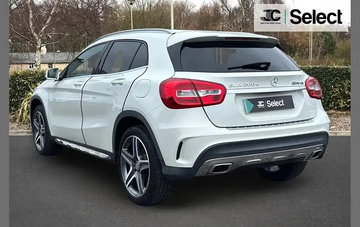Used Mercedes GLA200 AMG line 136 HP (100 kW) 2017 White SUV