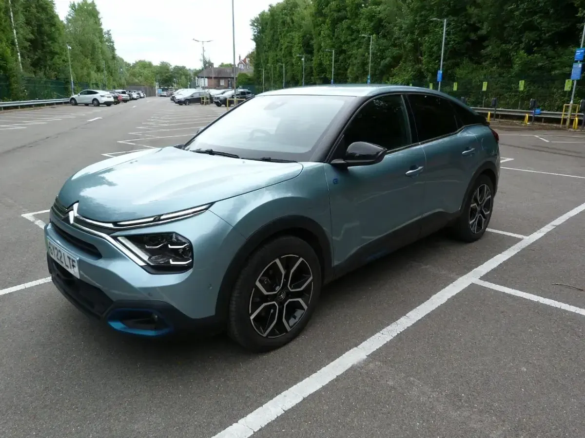 Used Citroën e-C4 Shine 98 kW (134 HP) 2022 Blue Hatchback