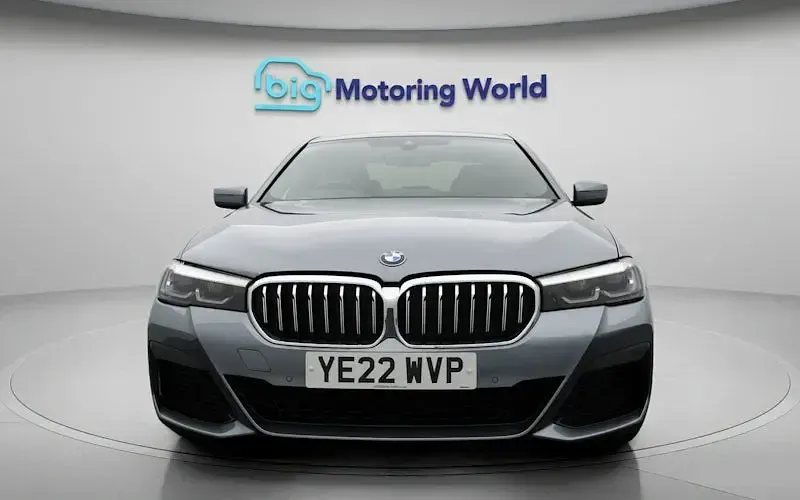 Gebraucht BMW 520 M Sport 190 PS (139 kW) 2022 Blau Limousine