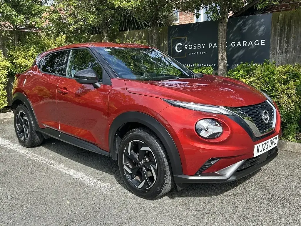 Used Nissan Juke N-Connecta 114 HP (83 kW) 2023 Red SUV