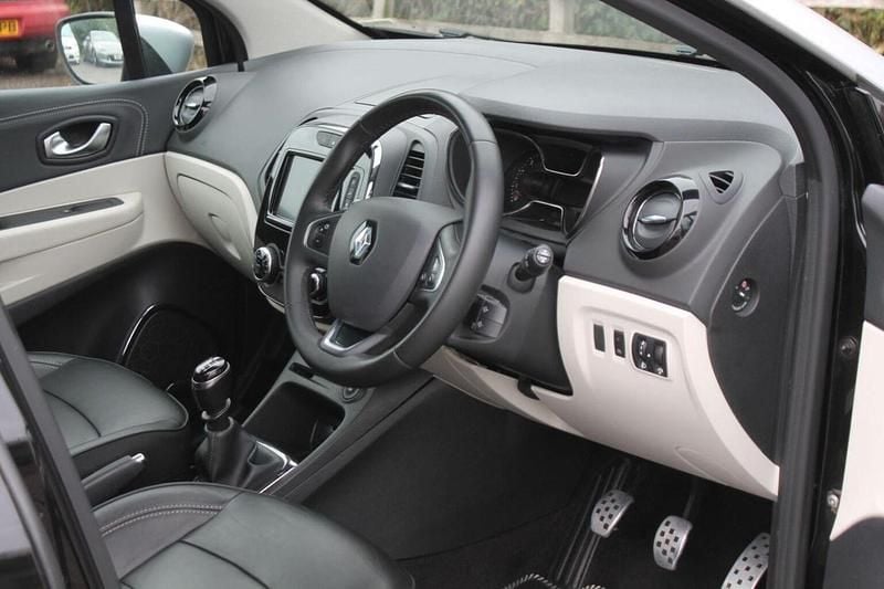 Used Renault Captur Signature S 2018 Black SUV