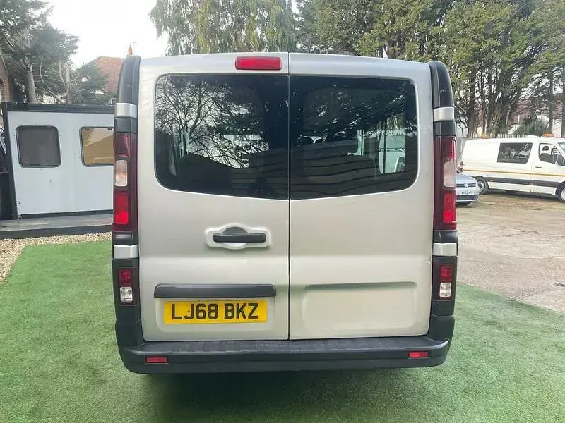 Used Renault Trafic Business 2018 Silver MPV