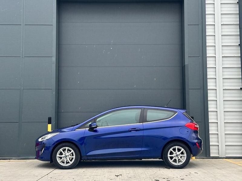 Used Ford Fiesta Zetec 100 HP (73 kW) 2018 Blue Hatchback
