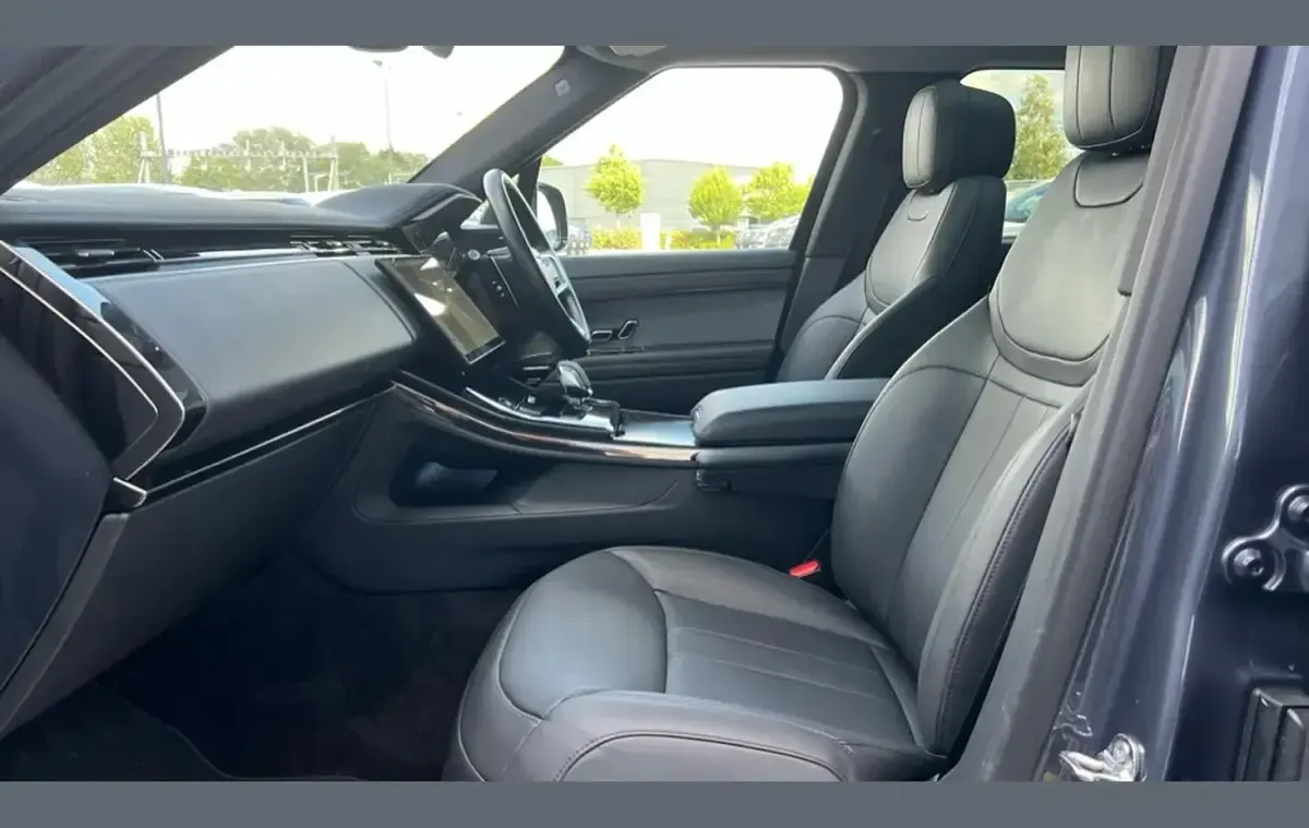 Used Land Rover Range Rover Sport SE 300 HP (220 kW) 2024 Metallic  varesine blue SUV