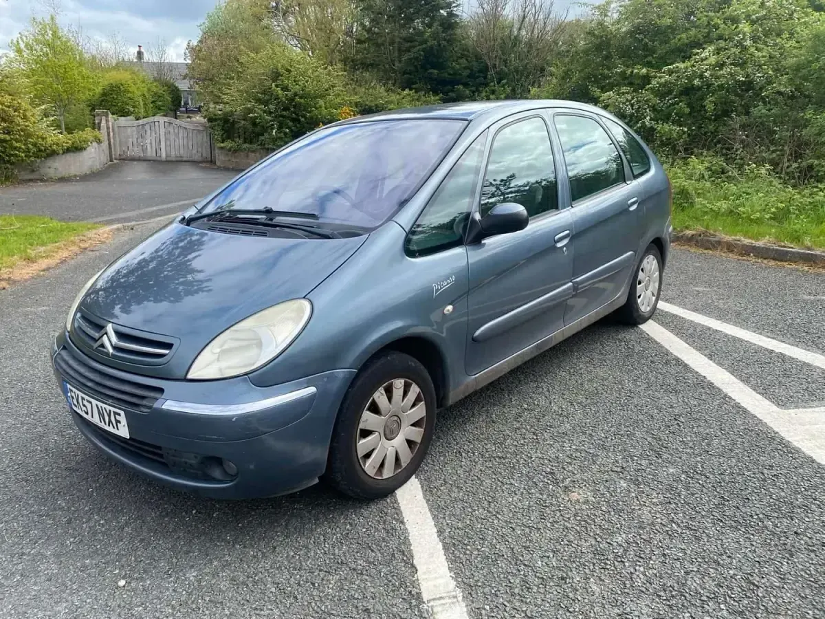 Używany Citroën Xsara Picasso 2007 Szary Minivan