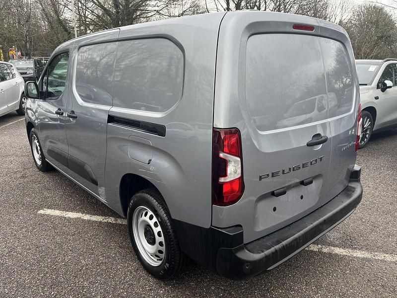 New Peugeot Partner S 102 HP (75 kW) 2026 Cumulus grey MPV