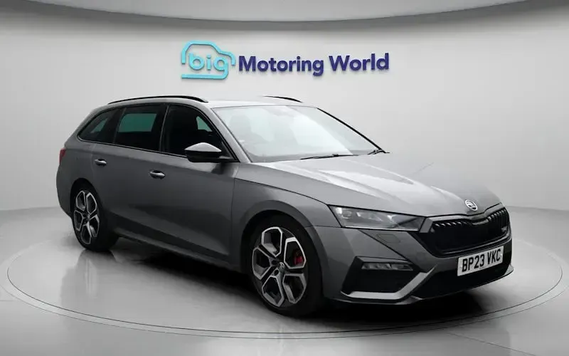 Used Skoda Octavia vRS 200 HP (147 kW) 2023 Grey Estate
